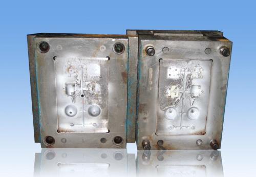 深圳塑膠模具廠，塑料模具零配件的熱處理工藝介紹